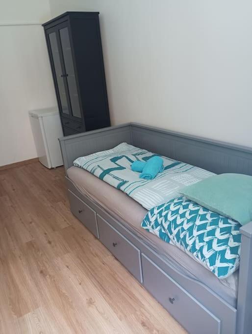New Modern Studio In 3 * Praga